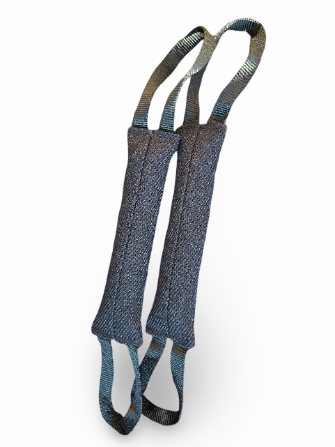Mordedor ideal para iniciar al juego de lucha con un cachorro, tiene costuras internas para no causar molestias y dar motivación a tope