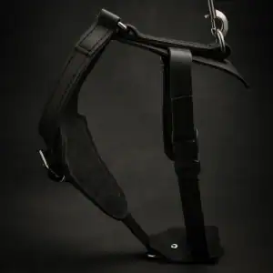 arnés de cuero para perro de máxima calidad, con pechera para mejorar el apoyo del perro.